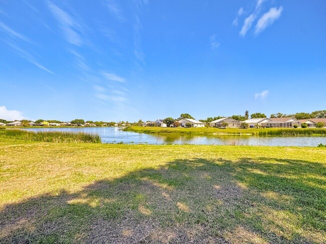 Building Photo - Spacious 4-Bedroom Retreat with 2 Baths in Brandon - 2103 Sq. Ft. of Comfort Awaits!