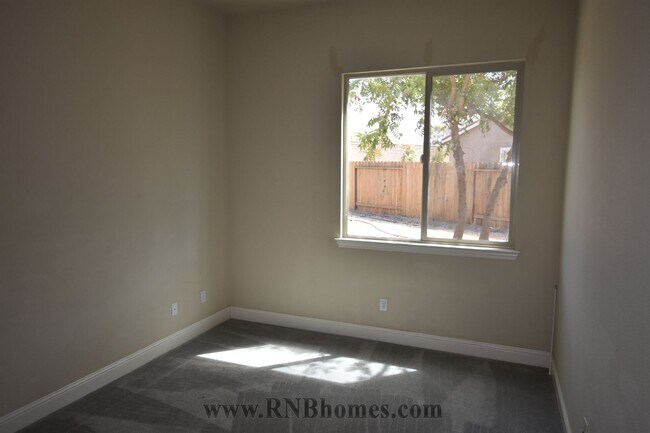 Building Photo - 204 Dodd Pl