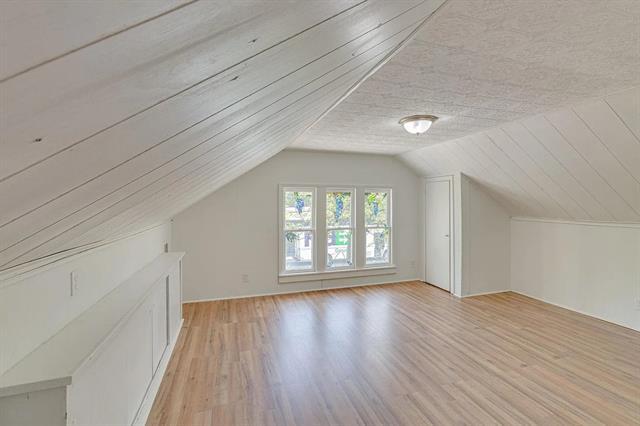Building Photo - 419 Paulus Ave