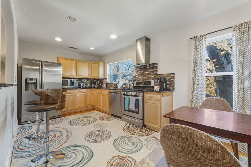 Building Photo - 512 Bouldin Ave