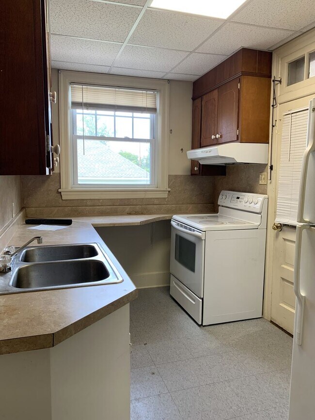 Building Photo - 1343-1347 Scotland Ave