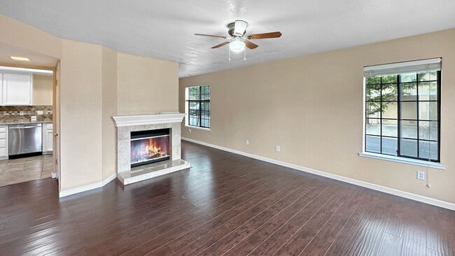 Building Photo - Lovely Upgraded 2-story Townhouse w/ Attached Garage, Guest Bathroom and Fireplace!