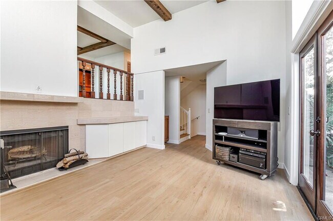 Building Photo - 1141 17th Ct