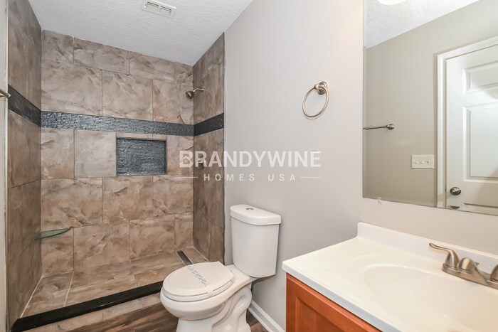 Building Photo - 2060 Felch Ave