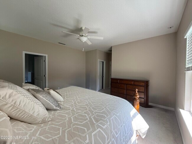 Building Photo - 141 Ren Wy