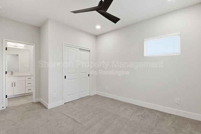 Building Photo - 2204 Lou Ellen Ln