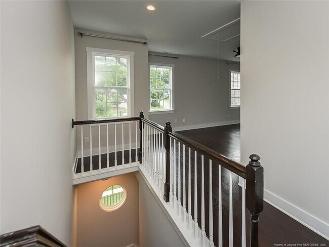 Building Photo - 723 Lindley Dr