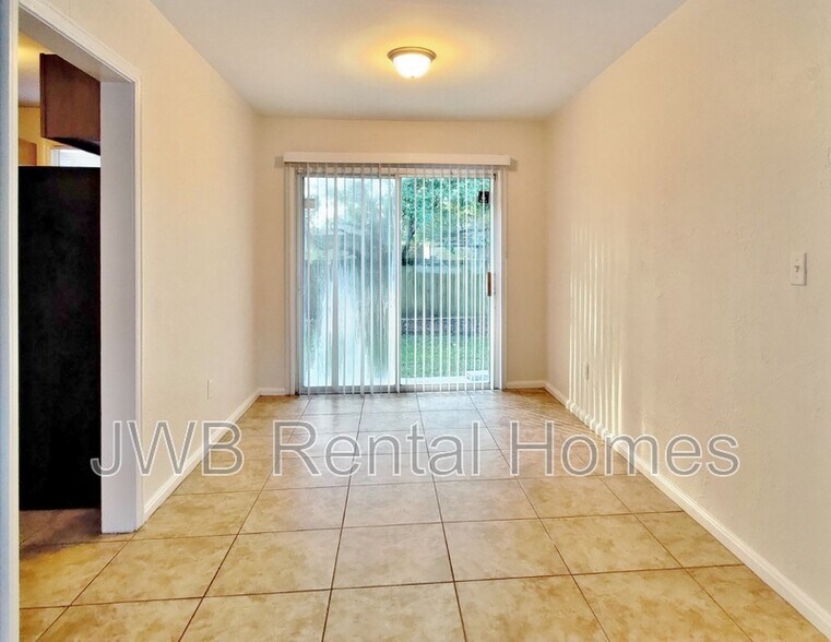 Building Photo - 1262 Wainwright Dr