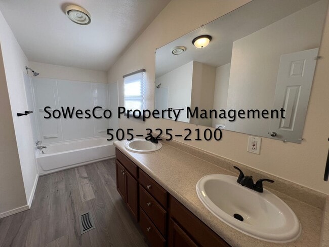 Building Photo - Beautiful 3 Bedroom 2 Full Bath Home