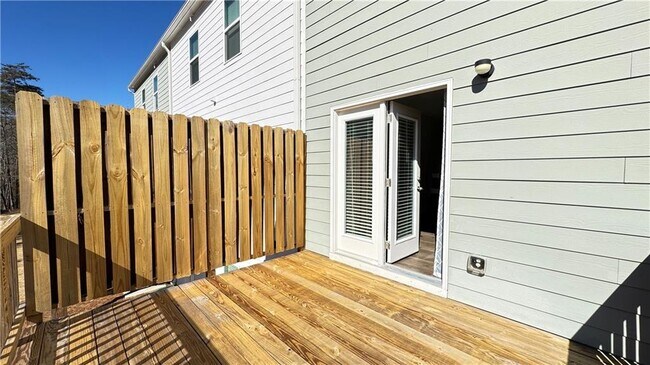 Building Photo - 100 Aspen Ct