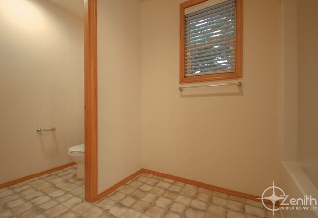 Building Photo - 5408 P St