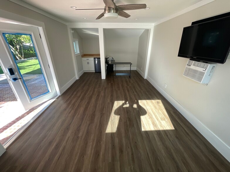 Office - 3809 Brunswick Ave
