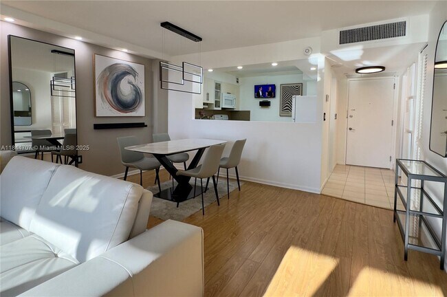 Building Photo - 5701 Collins Ave