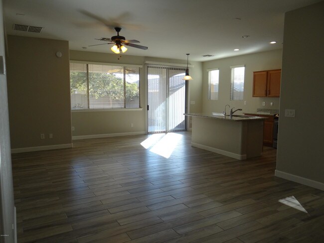 Building Photo - 10331 W Carlota Ln