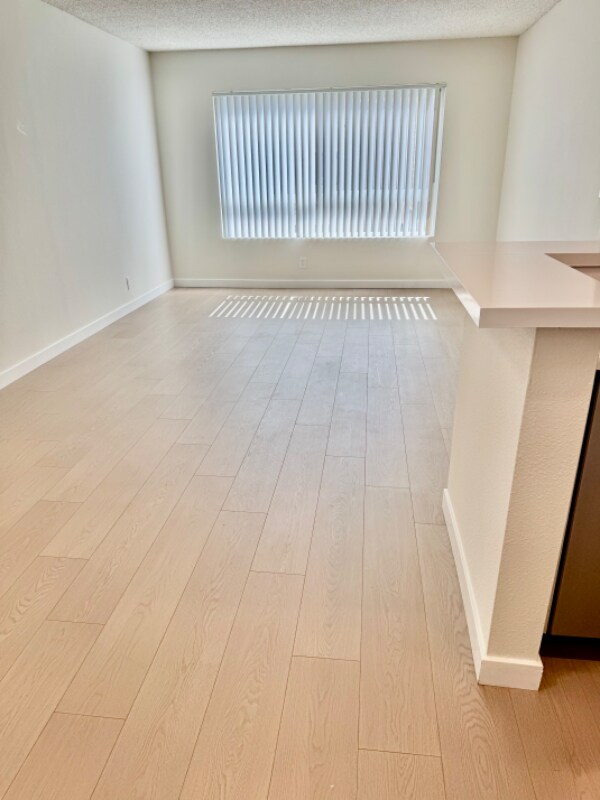 Building Photo - 5259 Cartwright Ave