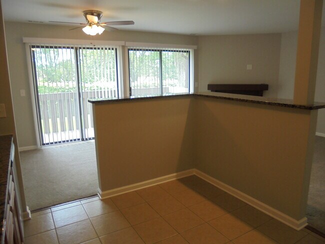 Building Photo - 4730 Calvert Dr