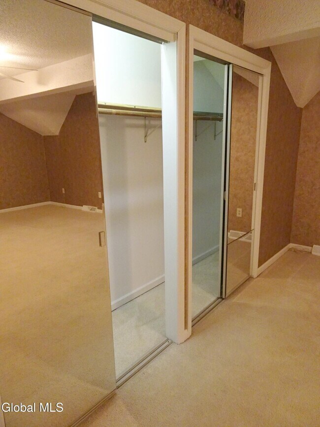 Building Photo - 4007 Chaucer Pl