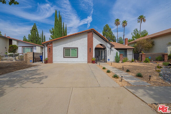 Building Photo - 21315 Kingsbury St