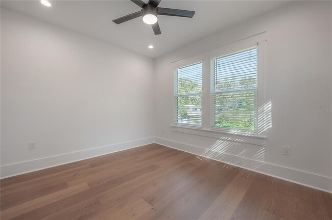 Building Photo - 807 E Ida St