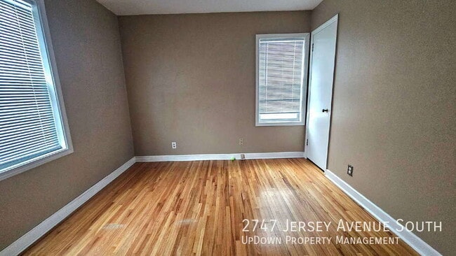 Building Photo - 2747 Jersey Ave S