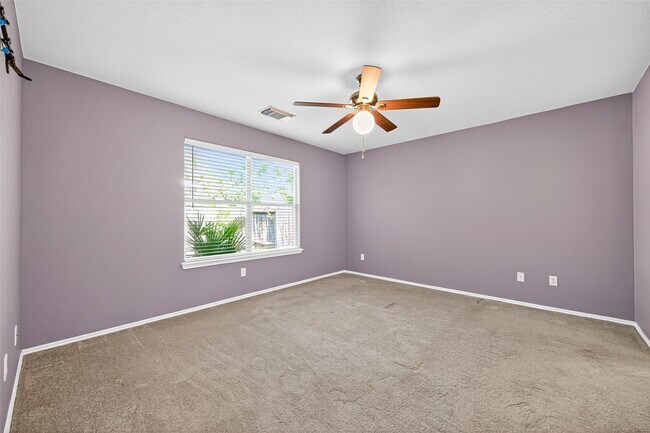 Building Photo - 2034 Wooded Oaks Dr