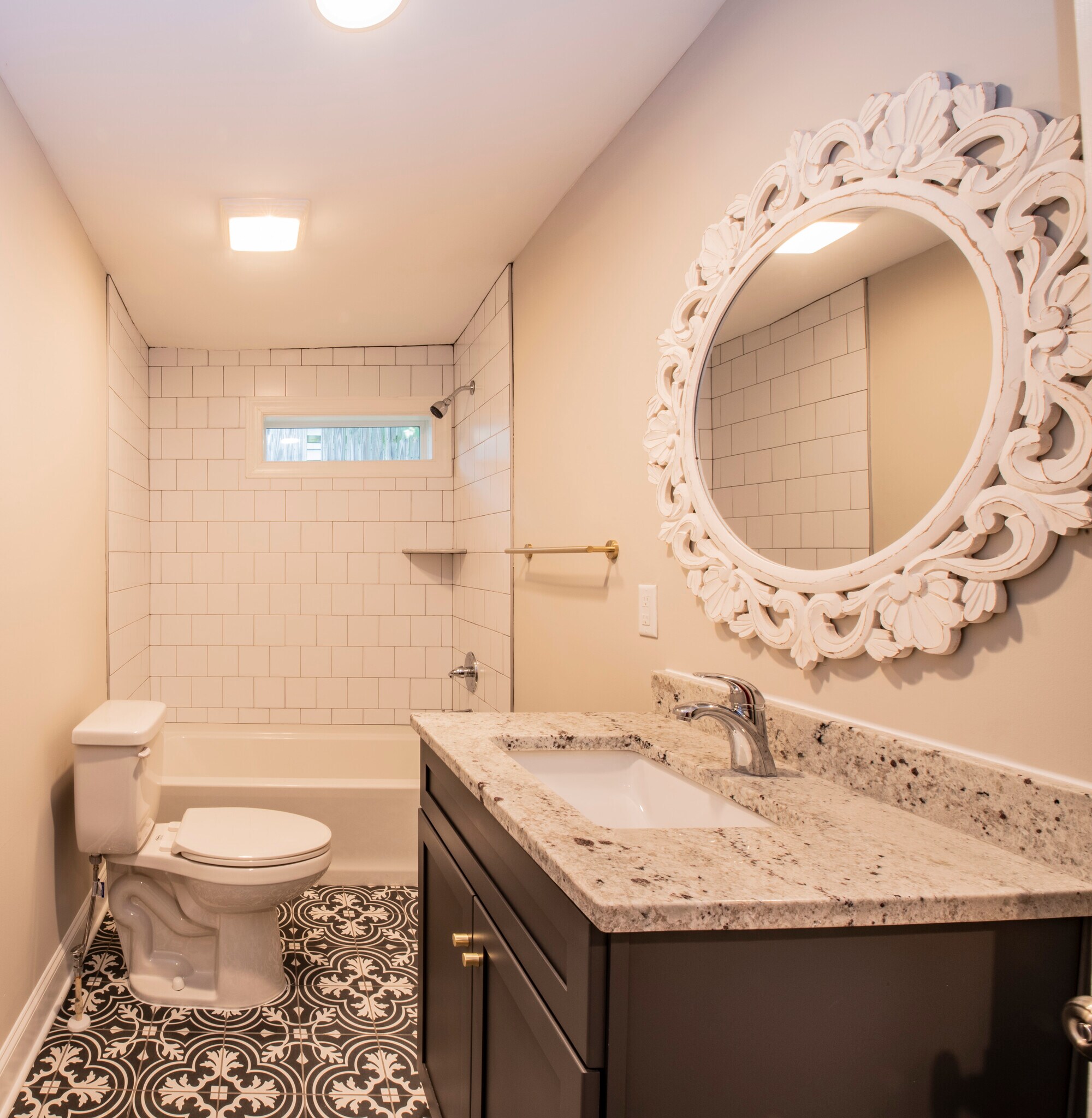 bathroom - 919 S State St