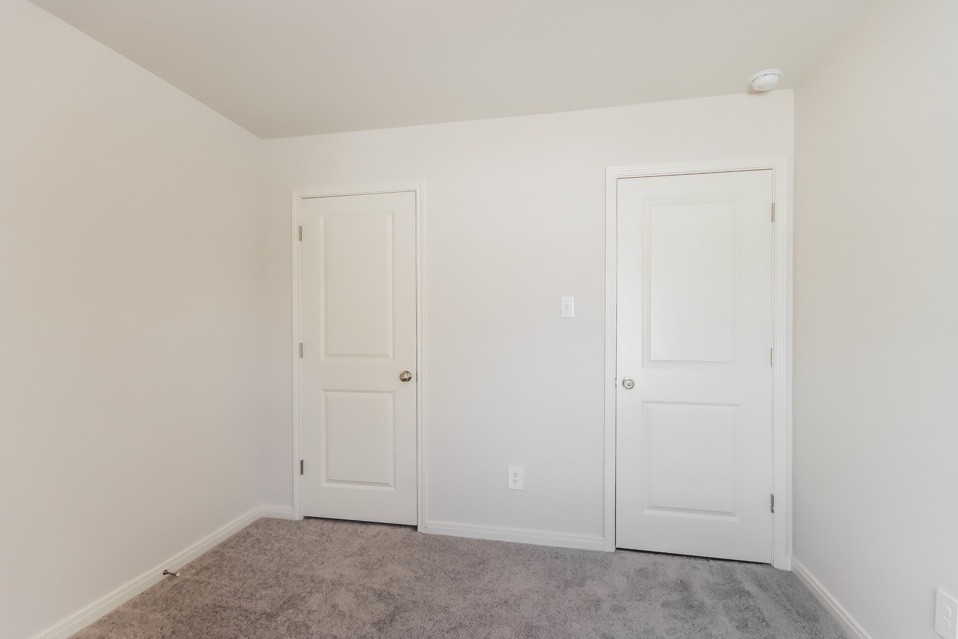 Building Photo - 266 Bluebonnet