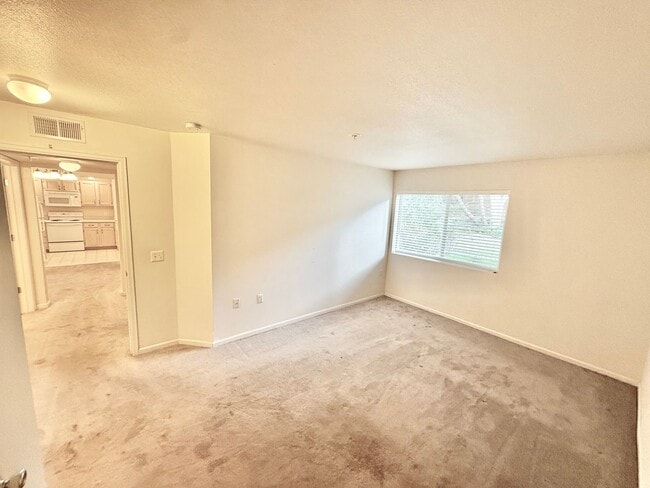 Building Photo - Cozy Two Bed/Two Bath Condo in Convenient Area of Fort Collins!
