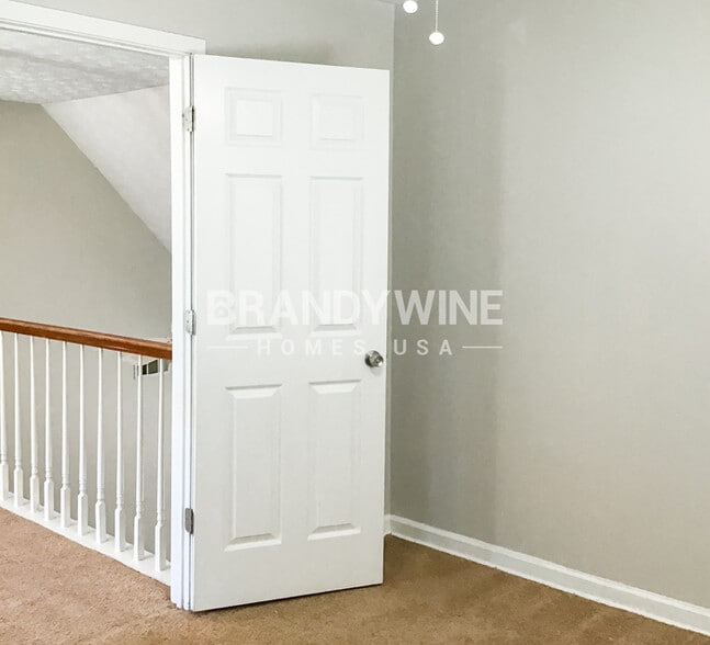 Building Photo - 305 Shadetree Ln