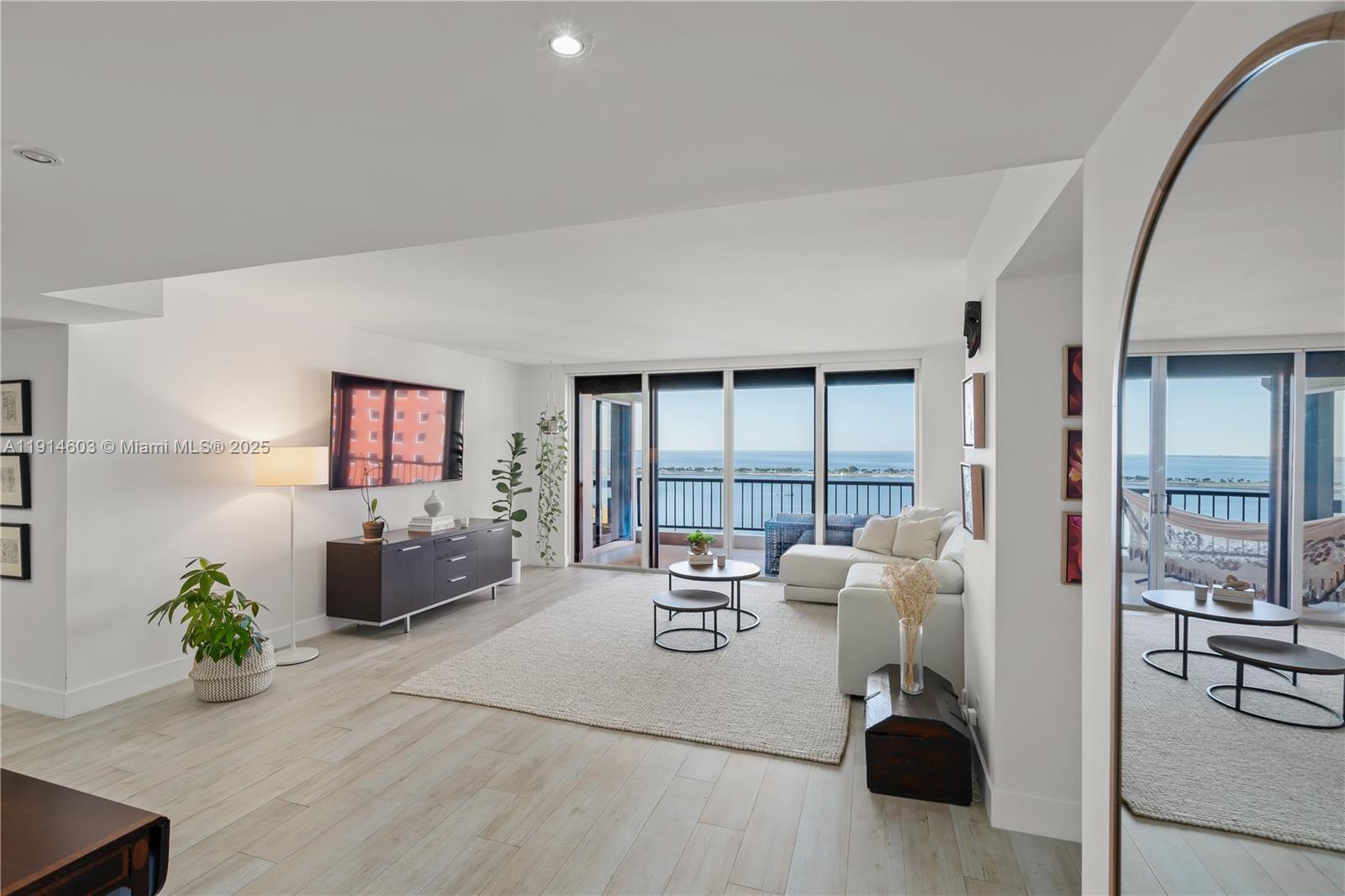 Building Photo - 1581 Brickell Ave