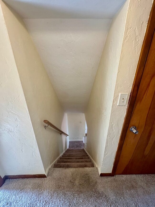 Building Photo - 1076 Thornwood Dr
