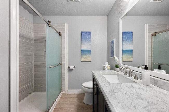 Building Photo - 117 Shady Oak Dr