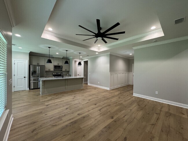 Building Photo - "Charming 4 Bed, 2 Bath Home with Granite ...