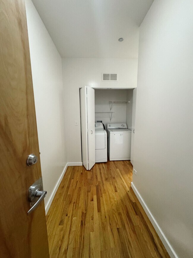 Building Photo - 1720 S Michigan Ave