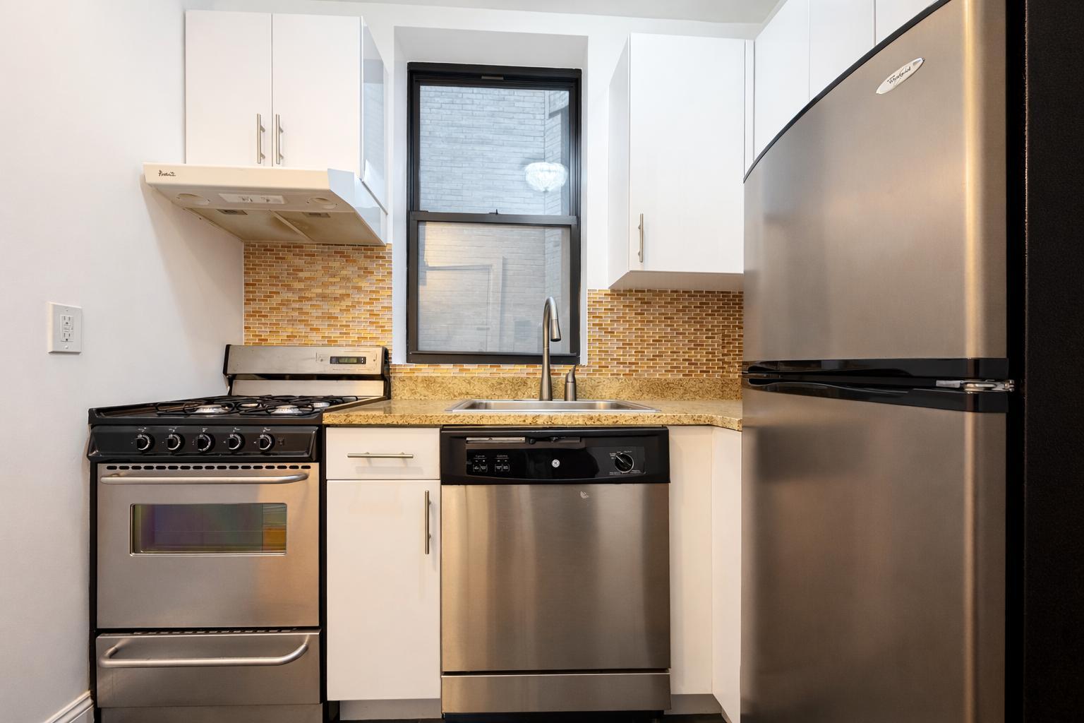 Building Photo - 29 W 12th St