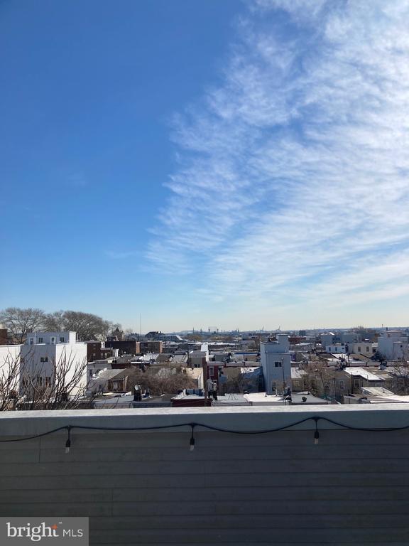 Building Photo - 2553 N Front St