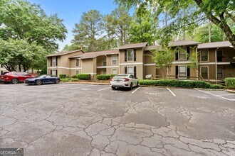 Building Photo - 5137 Roswell Rd NE