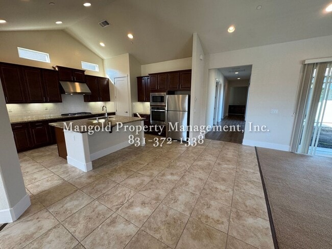Building Photo - Stunning 3 Bed 2 Bath Home in East Garriso...