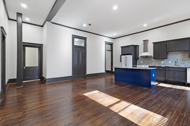 Building Photo - Historic Charm Meets Modern Luxury