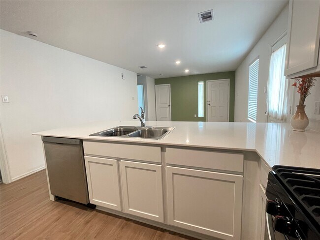 Building Photo - 7426 Birch Harvest Dr