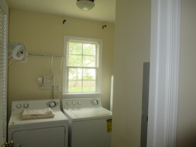 Building Photo - 11420 Avery Green Ct