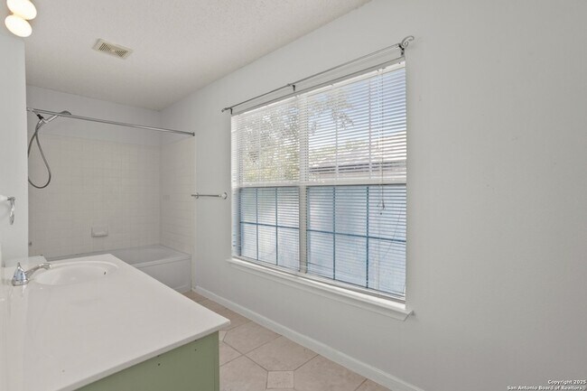 Building Photo - 10138 Sandbrook Hill