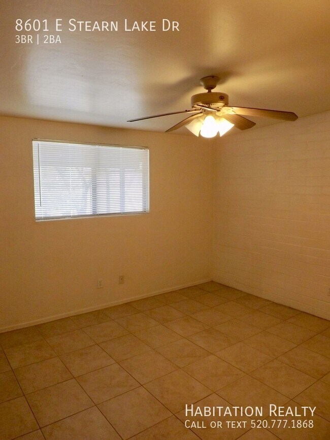 Building Photo - 8601 E Stearn Lake Dr
