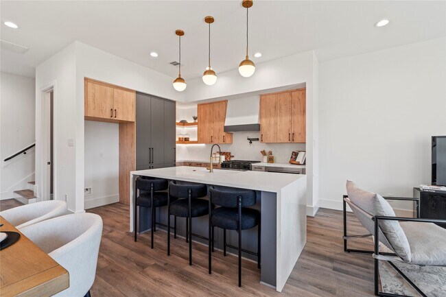 Building Photo - 4218 Nichols St