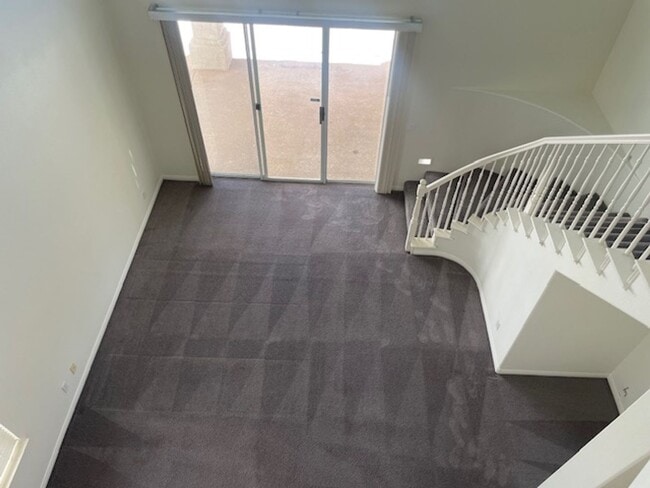 Building Photo - FANTASTIC SPACIOUS HOME LOCATED IN GATED C...