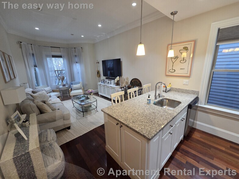 Building Photo - 122 Marine Rd