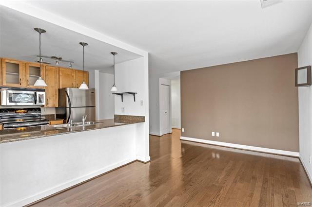Building Photo - 5539 Pershing Ave
