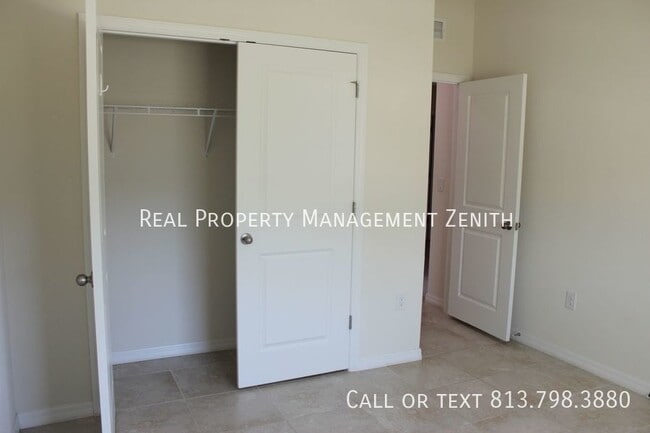 Building Photo - 33163 Sand Creek Dr