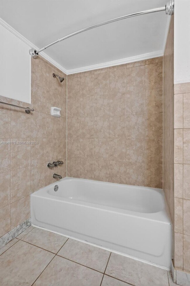 Building Photo - 100 Golden Isles Dr