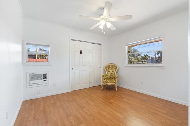 Building Photo - 1001 SE 5th Ave